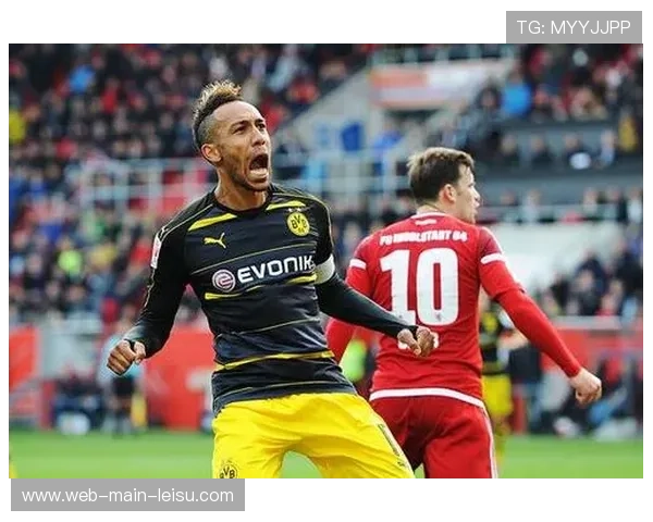 马赛4-1大胜斯特拉斯堡攀升至第三，奥巴梅扬头球破门